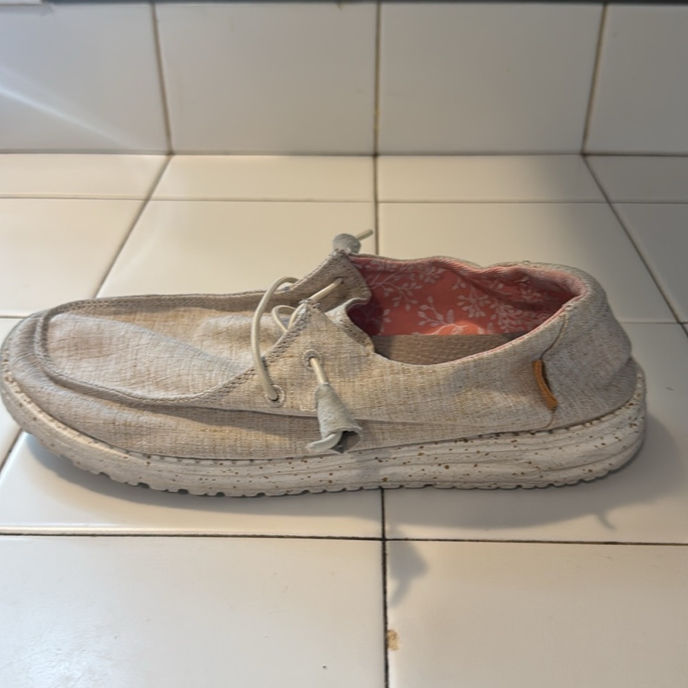 Hey Dude Women's Wendy Chambray White nut Color Slip on Shoes Size 8 - Picture 8 of 11